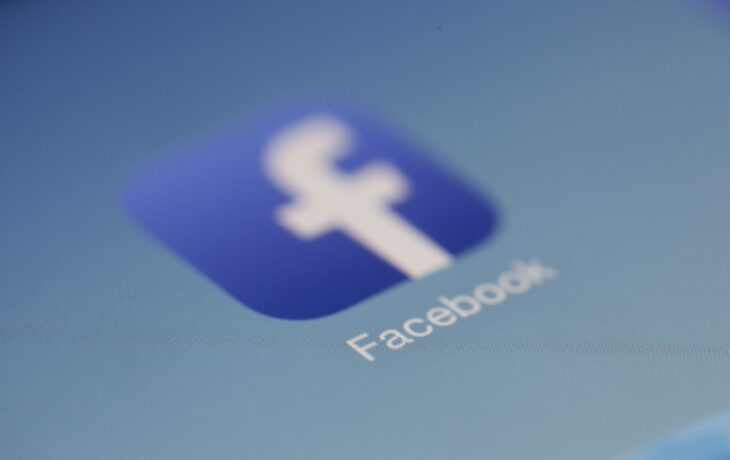 業界別Facebook広告のクリック率の平均値